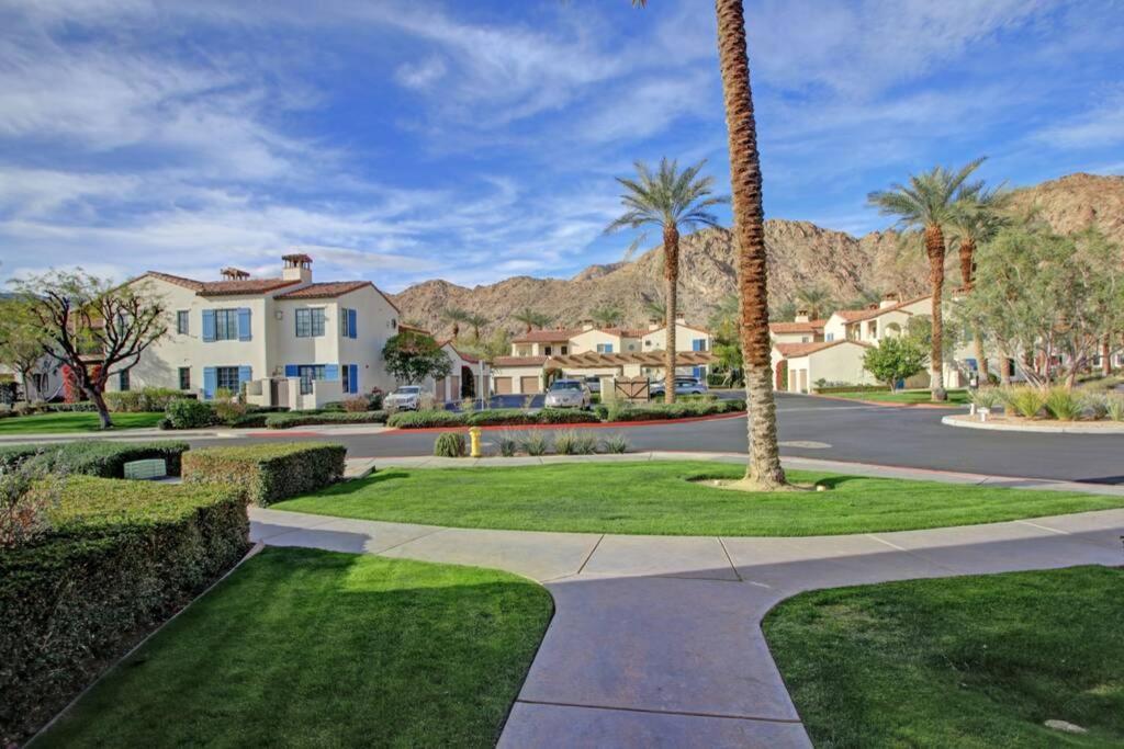 Luxurious Villa With Majestic Mountain View, 12 Pools, Spas, Ground Floor La Quinta Exterior photo